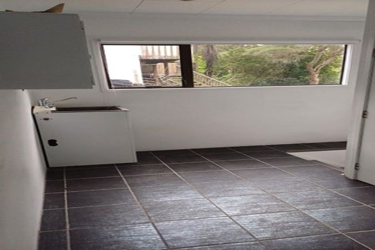 Photo of property in 126 Spinella Drive, Bayview, Auckland, 0629