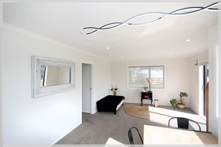 Photo of property in 128 Cummerfield Road, Foxton, 4891