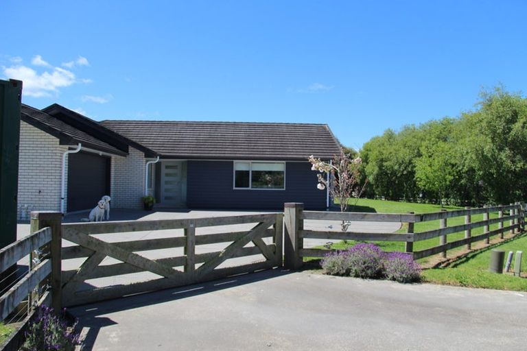 Photo of property in 17 Downer Access Road, Kaukapakapa, 0873