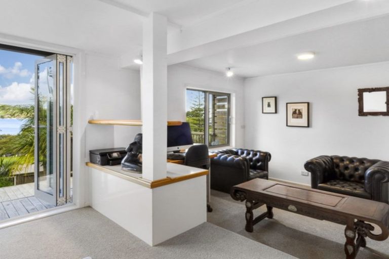 Photo of property in 15 Martin Road, Matakana, Warkworth, 0985