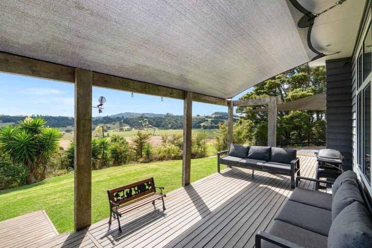 Photo of property in 442 Whananaki Road North, Opuawhanga, Hikurangi, 0181