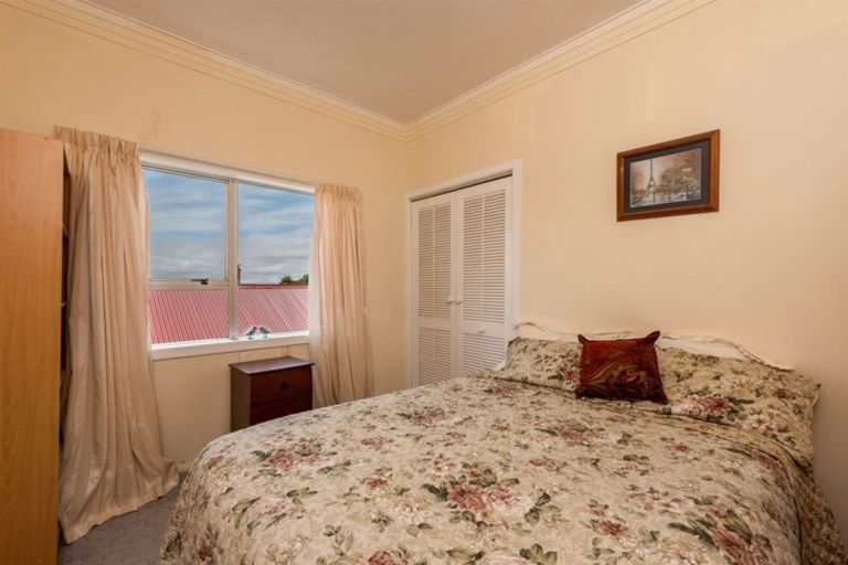 Photo of property in 28 Chesterton Street, Johnsonville, Wellington, 6037