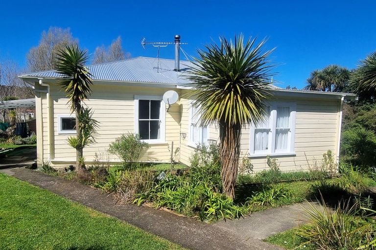 Photo of property in 20 Makomako Street, Pongaroa, 4991