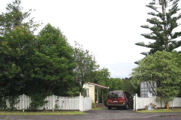 Photo of property in 7 Hellyers Street, Birkdale, Auckland, 0626