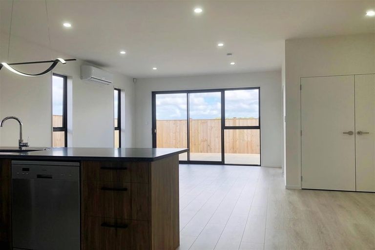 Photo of property in 19 Kaapehu Street, Karaka, 2578