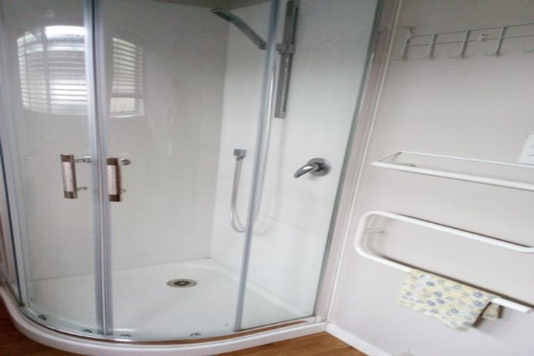Photo of property in 2/34 Blacklock Avenue, Henderson, Auckland, 0612