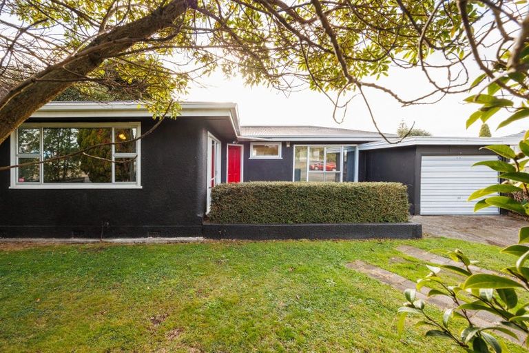 Photo of property in 23 Featherston Street, Takaro, Palmerston North, 4412