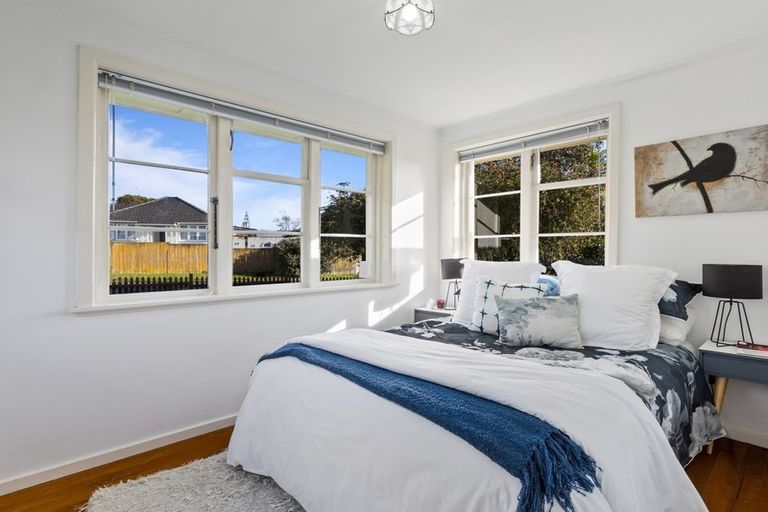 Photo of property in 35 Philomel Crescent, Bayswater, Auckland, 0622