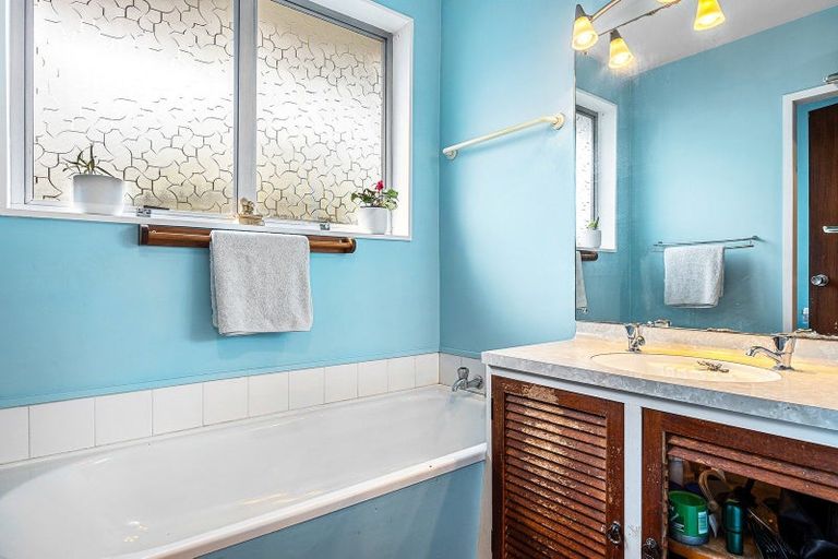 Photo of property in 23 Woodcote Avenue, Hornby, Christchurch, 8042