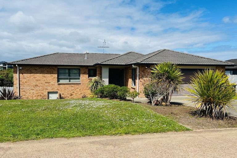 Photo of property in 30 Toomer Place, Beachlands, Auckland, 2018