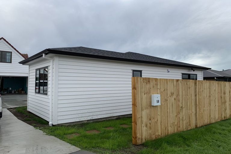 Photo of property in 5 Tawa Road, Te Atatu Peninsula, Auckland, 0610