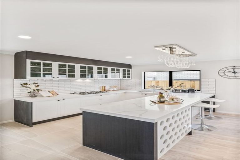 Photo of property in 70 Ksenia Drive, Flat Bush, Auckland, 2019