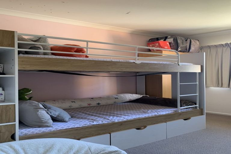 Photo of property in 28 Donegal Park Drive, Flat Bush, Auckland, 2019