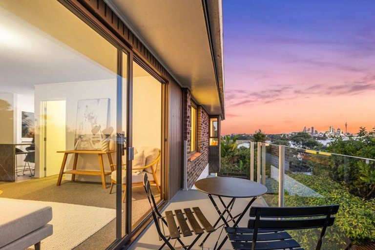 Photo of property in 2/59 Norwood Road, Bayswater, Auckland, 0622