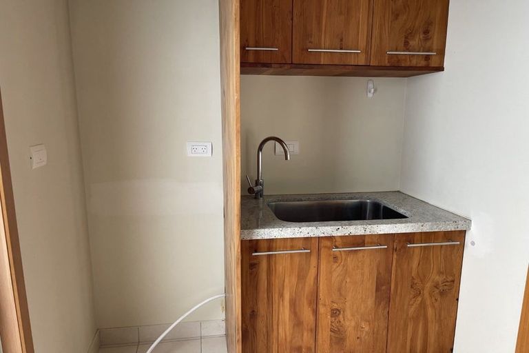 Photo of property in 69 Ocean View Road, Hillcrest, Auckland, 0627