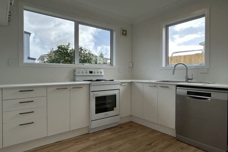 Photo of property in 6 Adel Place, Weymouth, Auckland, 2103