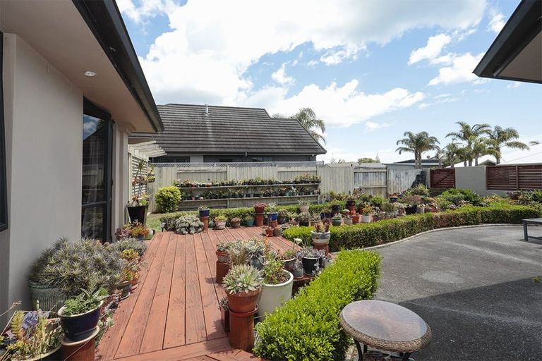 Photo of property in 5 Pompano Key, Papamoa Beach, Papamoa, 3118