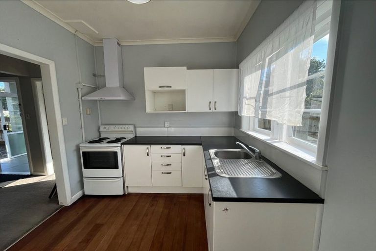 Photo of property in 98/98a Weraroa Road, Levin, 5510