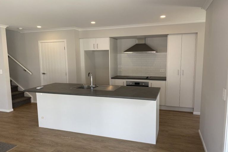 Photo of property in 12 Emmadale Lane, Hamilton East, Hamilton, 3216