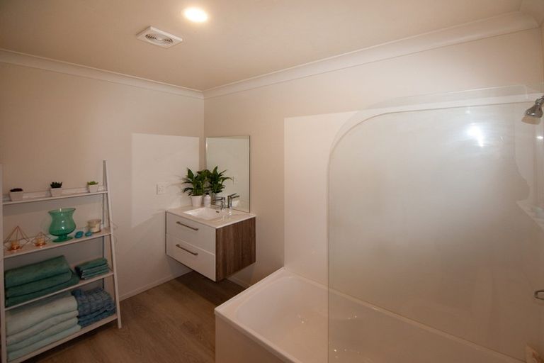 Photo of property in 10a Chippenham Grove, Churton Park, Wellington, 6037