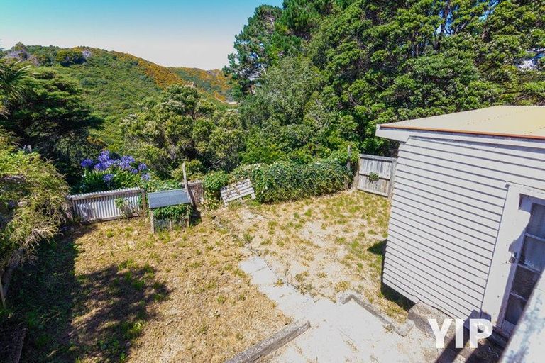 Photo of property in 33 Spenmoor Street, Newlands, Wellington, 6037