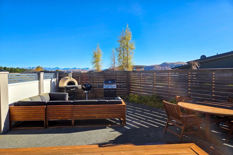 Photo of property in 10 Manning Place, Lake Tekapo, 7999