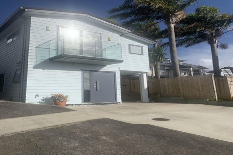 Photo of property in 14 Bonnard Place, West Harbour, Auckland, 0618