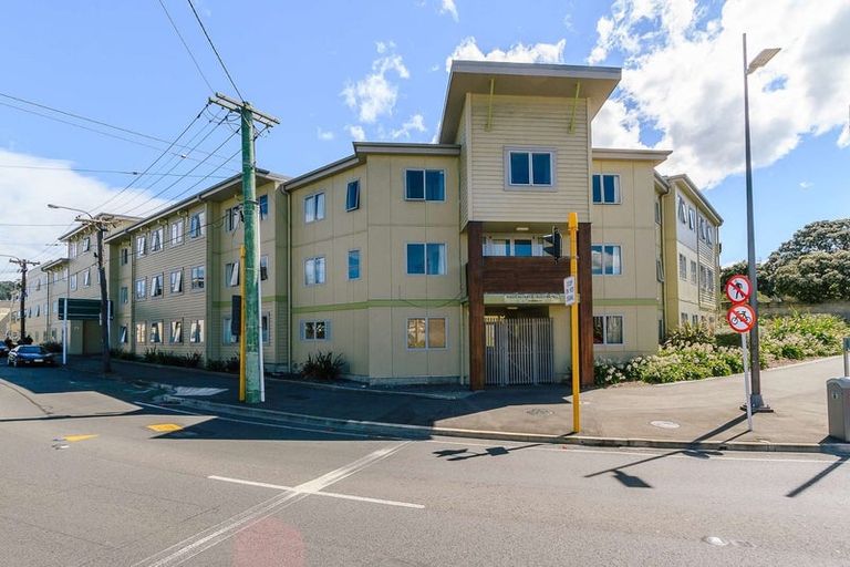 Photo of property in Basin Reserve Complex, 31/4 Sussex Street, Mount Cook, Wellington, 6021