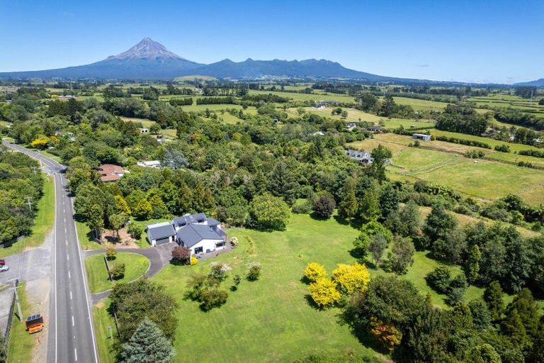 Photo of property in 1298 Egmont Road, Egmont Village, Inglewood, 4386