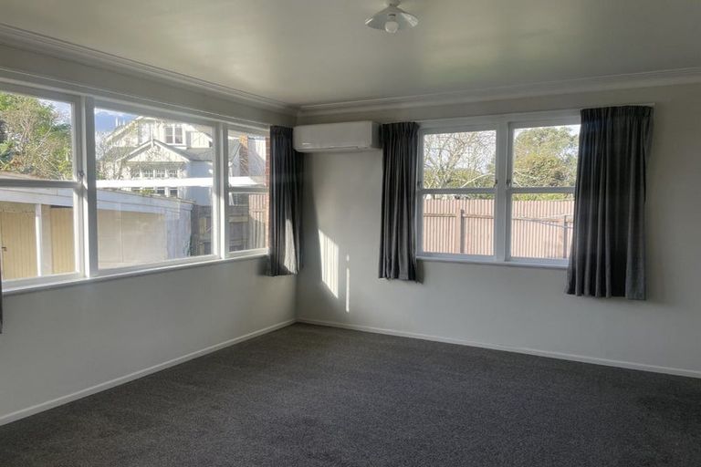 Photo of property in 1/42-44 Opaheke Road, Opaheke, Papakura, 2113