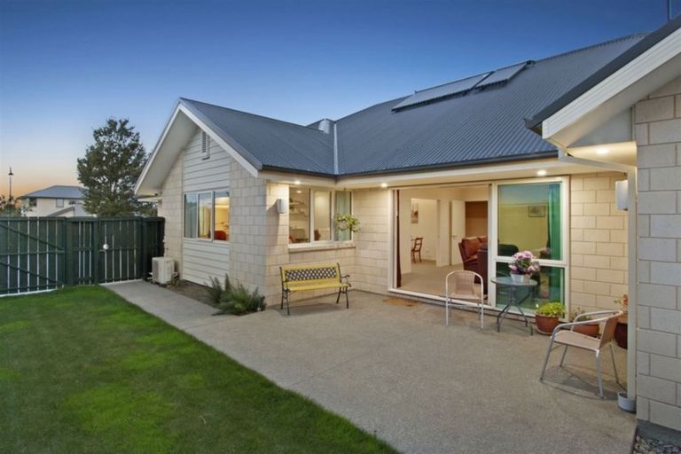 Photo of property in 55 Oakwood Drive, Rangiora, 7400