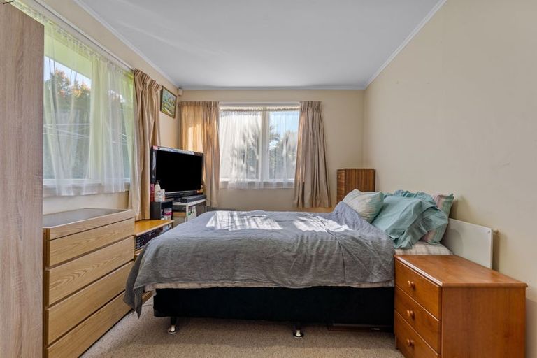 Photo of property in 1/11a Agincourt Street, Glenfield, Auckland, 0629
