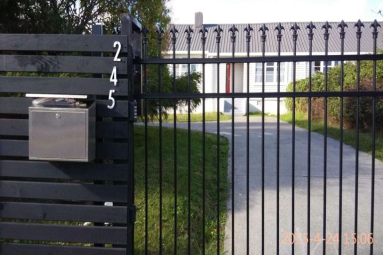 Photo of property in 245 Great North Road, Henderson, Auckland, 0612