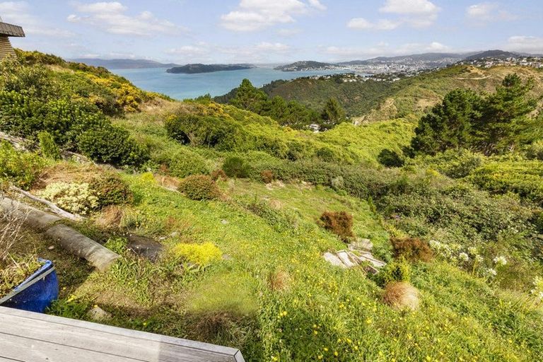 Photo of property in 20 Grumman Lane, Newlands, Wellington, 6037