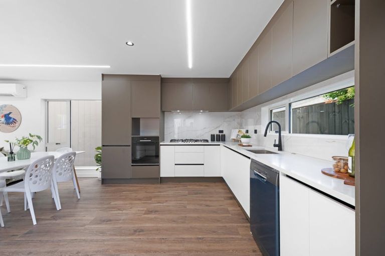 Photo of property in 17b Muir Avenue, Mangere Bridge, Auckland, 2022
