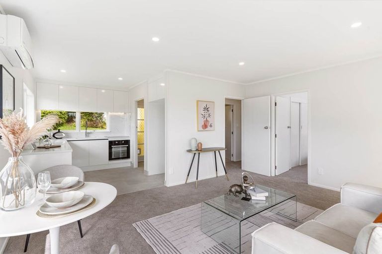 Photo of property in 2/3 Cheryl Place, Hillcrest, Auckland, 0627