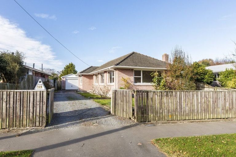 Photo of property in 120 Grimseys Road, Redwood, Christchurch, 8051