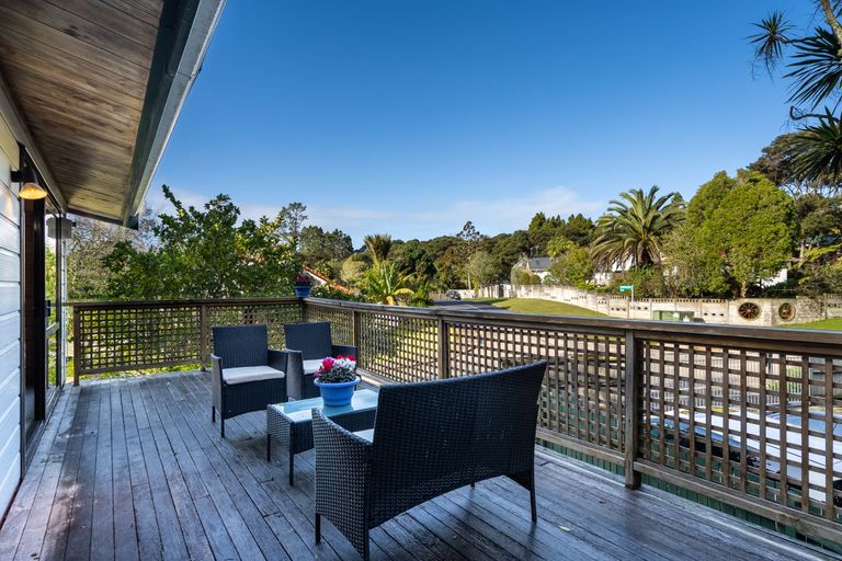 Photo of property in 27 Wirihana Road, Titirangi, Auckland, 0604