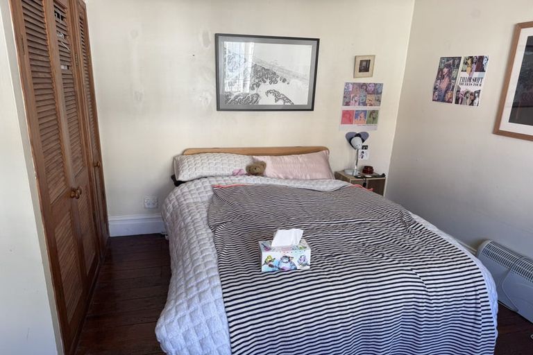 Photo of property in 9 Rixon Grove, Mount Victoria, Wellington, 6011