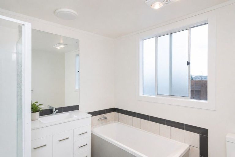 Photo of property in 245 Kahutia Street, Gisborne, 4010