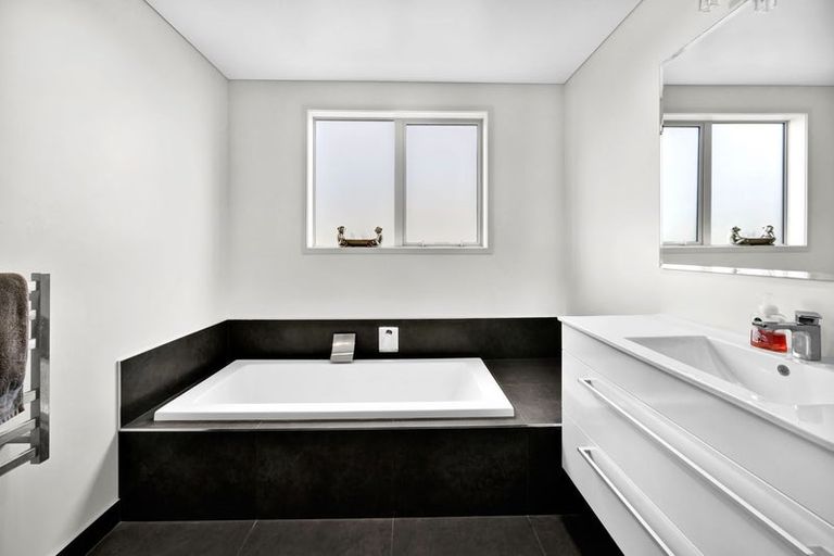 Photo of property in 7 Reremoana Close, Hawera, 4610