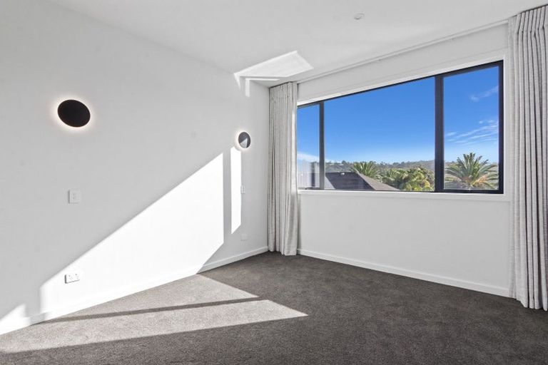 Photo of property in 5 Waipuia Place, Greenhithe, Auckland, 0632