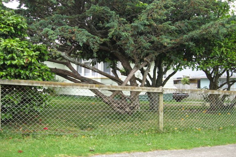 Photo of property in 71 Plumley Crescent, Mangere, Auckland, 2022
