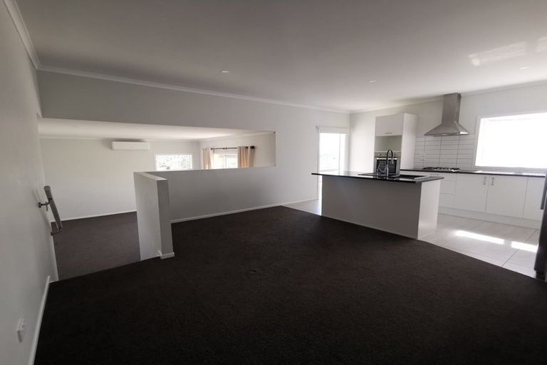 Photo of property in 159 Keri Vista Rise, Papakura, 2110