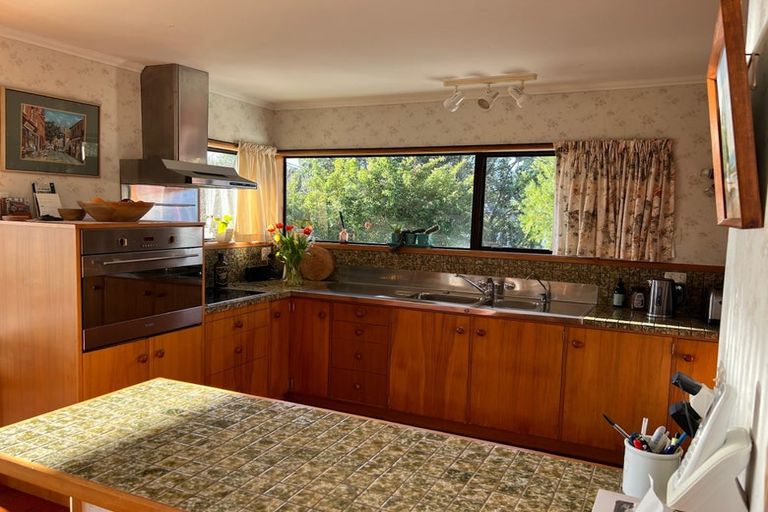 Photo of property in 4 Rae Road, Campbells Bay, Auckland, 0620