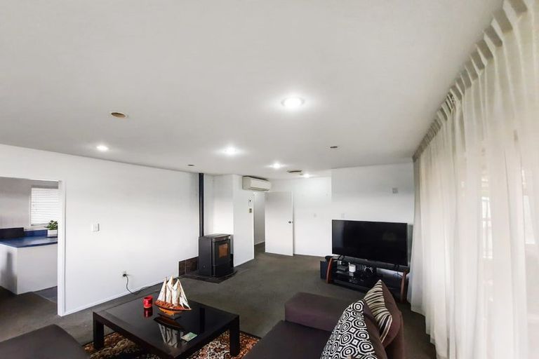 Photo of property in 58 Denise Crescent, Hornby, Christchurch, 8042