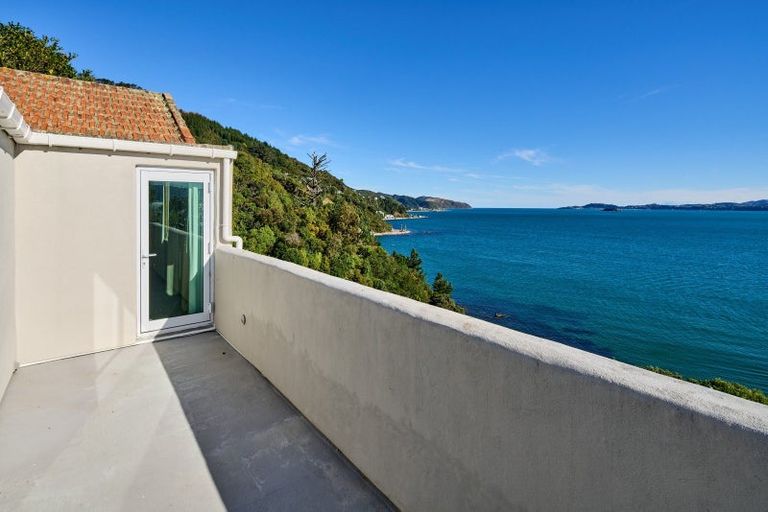 Photo of property in 5 Rangiuru Road, Mahina Bay, Lower Hutt, 5013