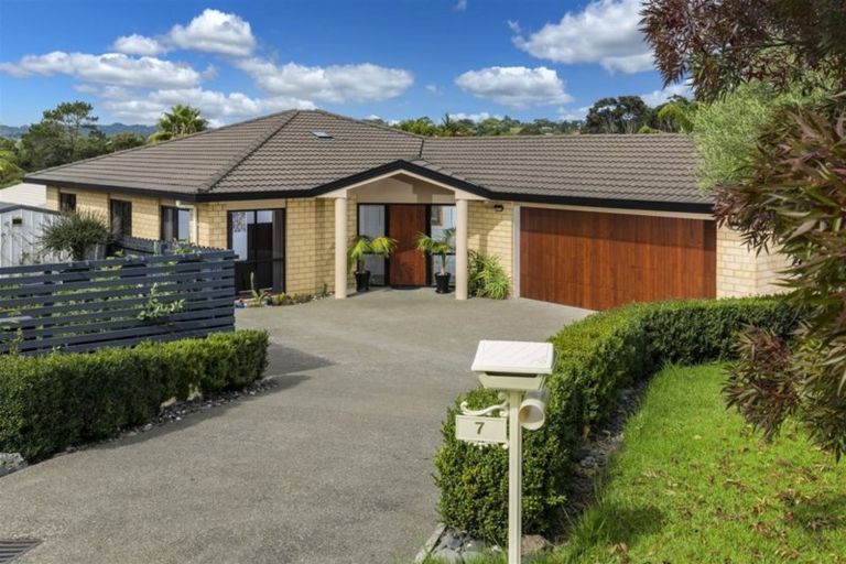 Photo of property in 7 San Vito Place, Henderson, Auckland, 0612