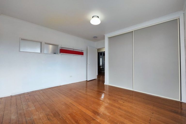 Photo of property in 1/61 Neil Avenue, Te Atatu Peninsula, Auckland, 0610
