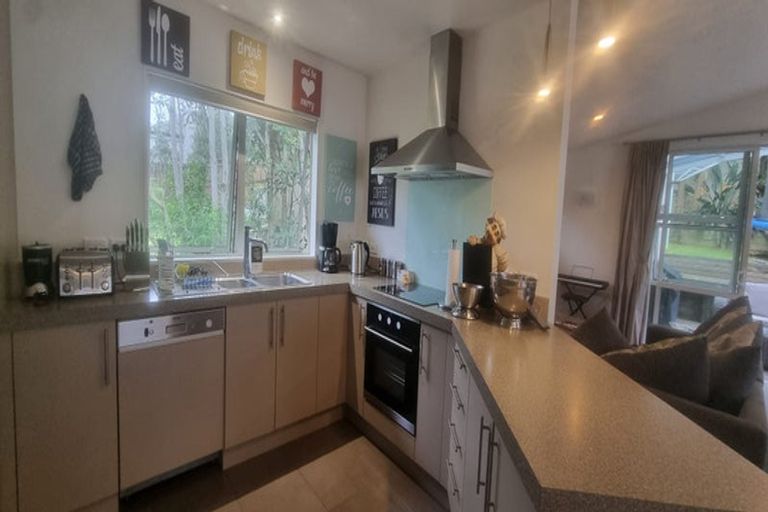 Photo of property in 1a Hythe Terrace, Mairangi Bay, Auckland, 0630